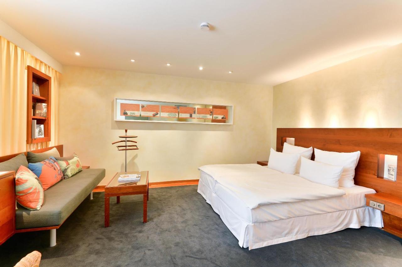 Hotel Adler Asperg Bagian luar foto