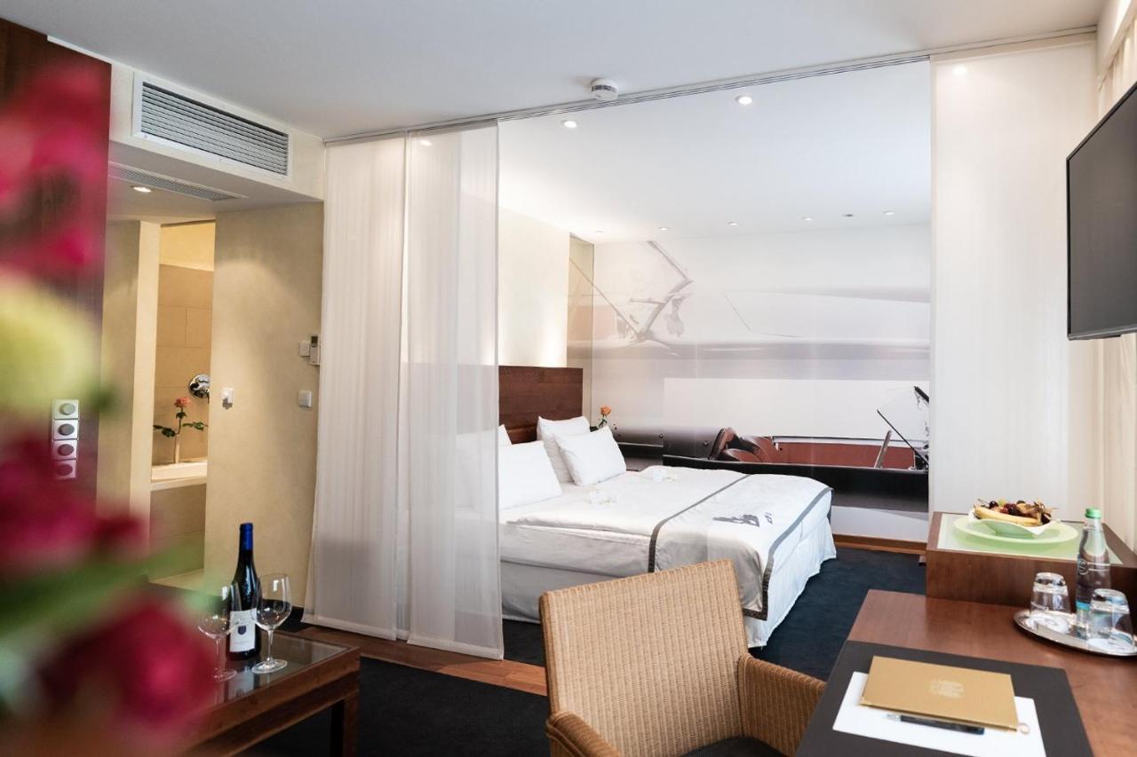 Hotel Adler Asperg Bagian luar foto
