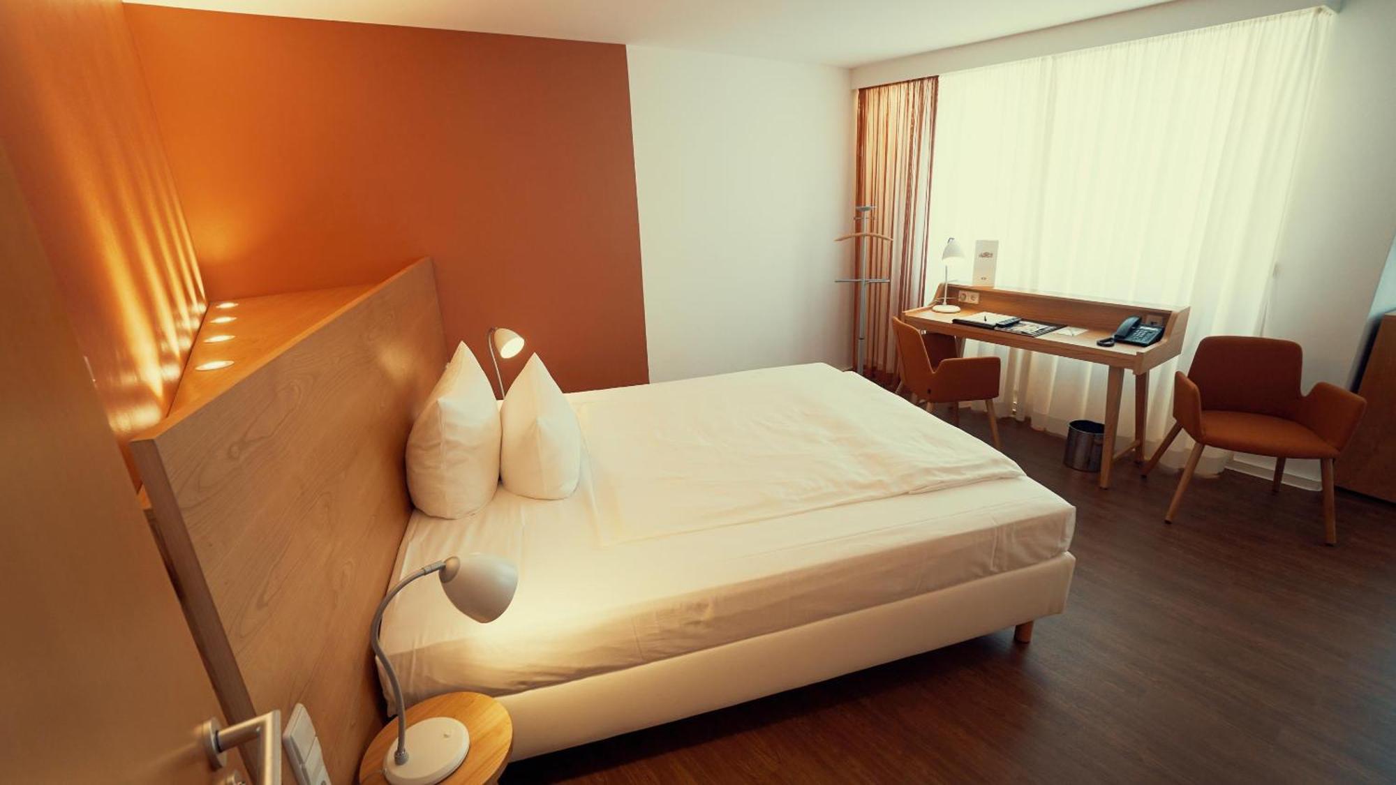 Hotel Adler Asperg Bagian luar foto