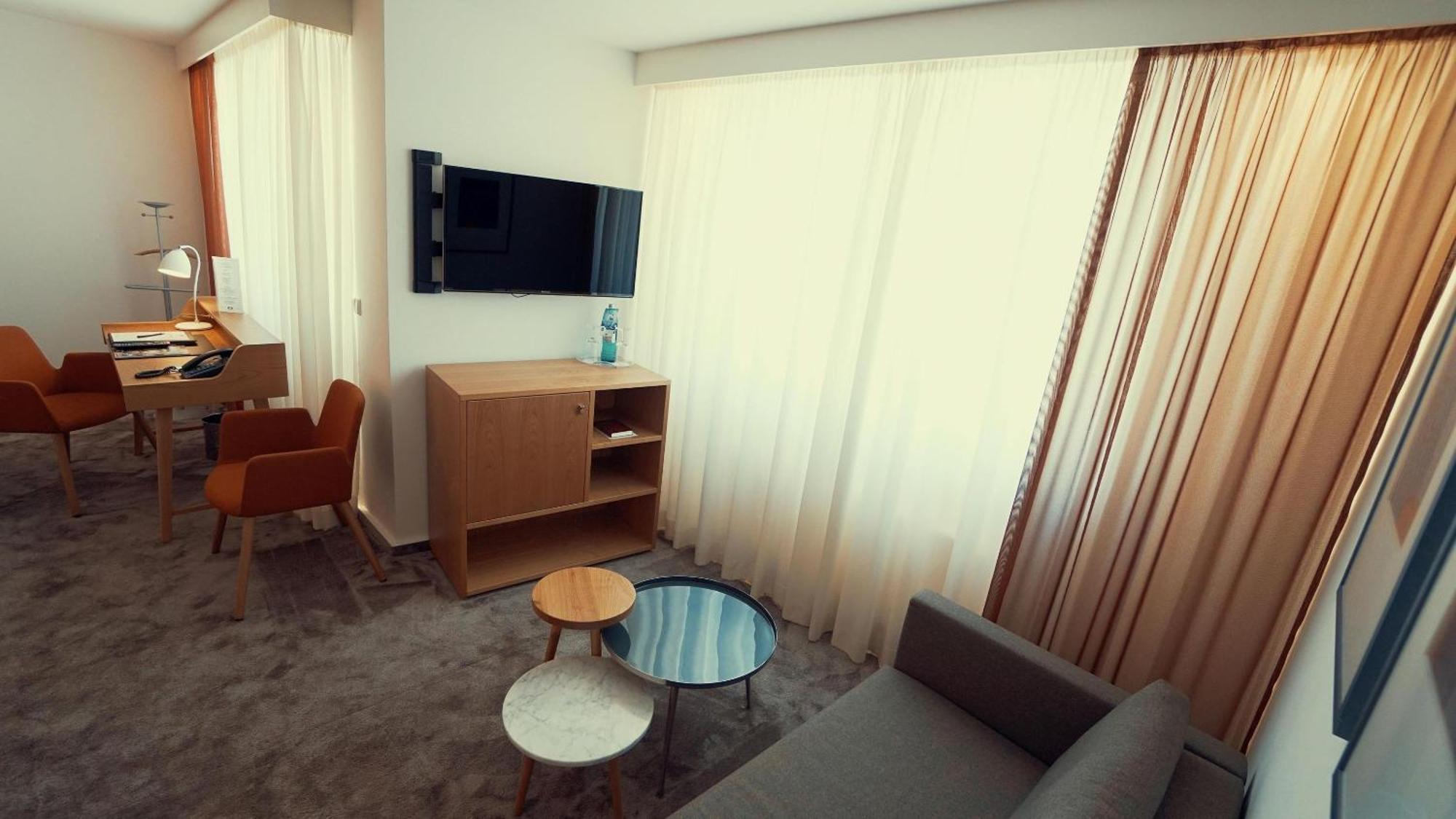Hotel Adler Asperg Bagian luar foto