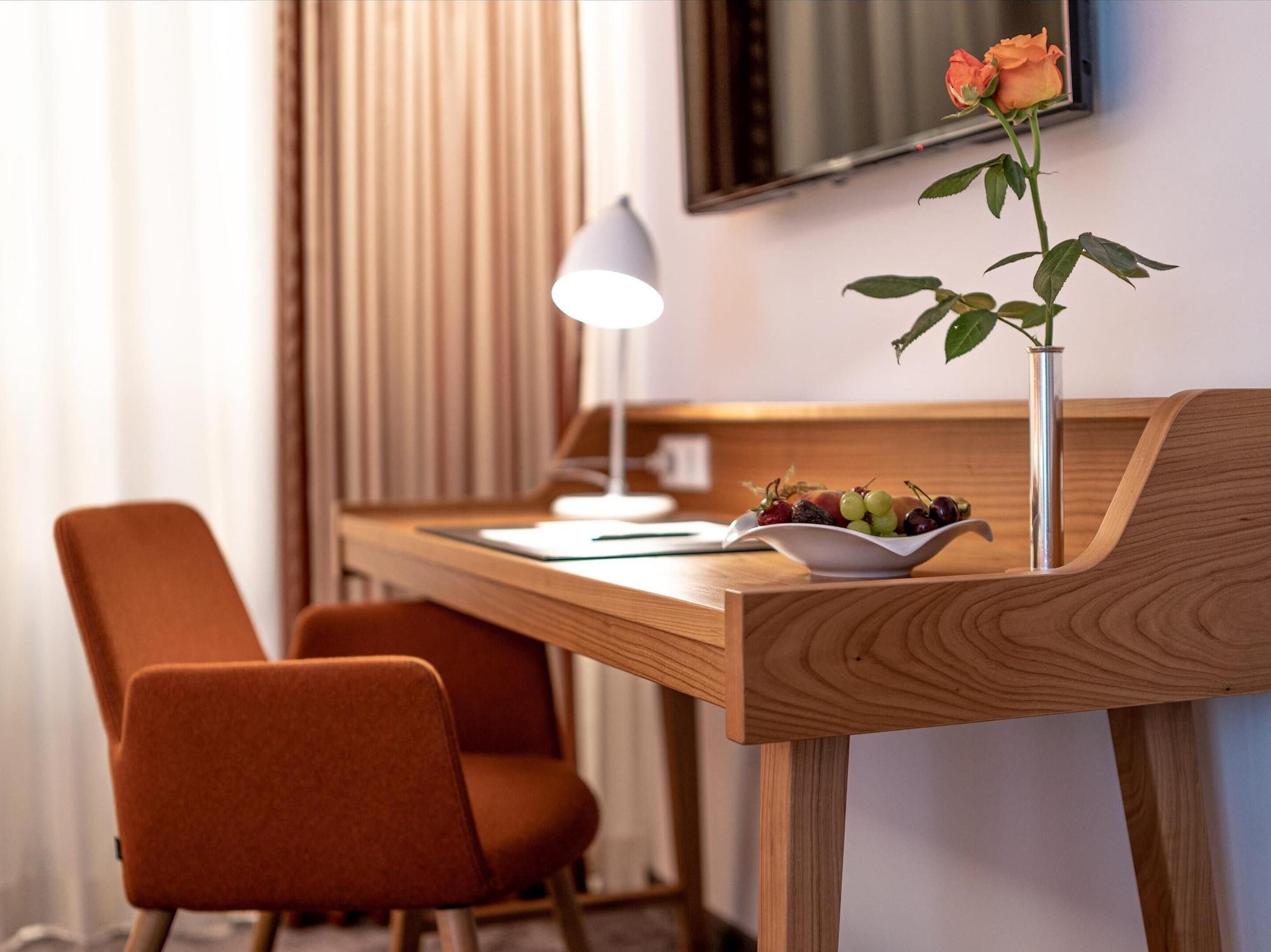Hotel Adler Asperg Bagian luar foto