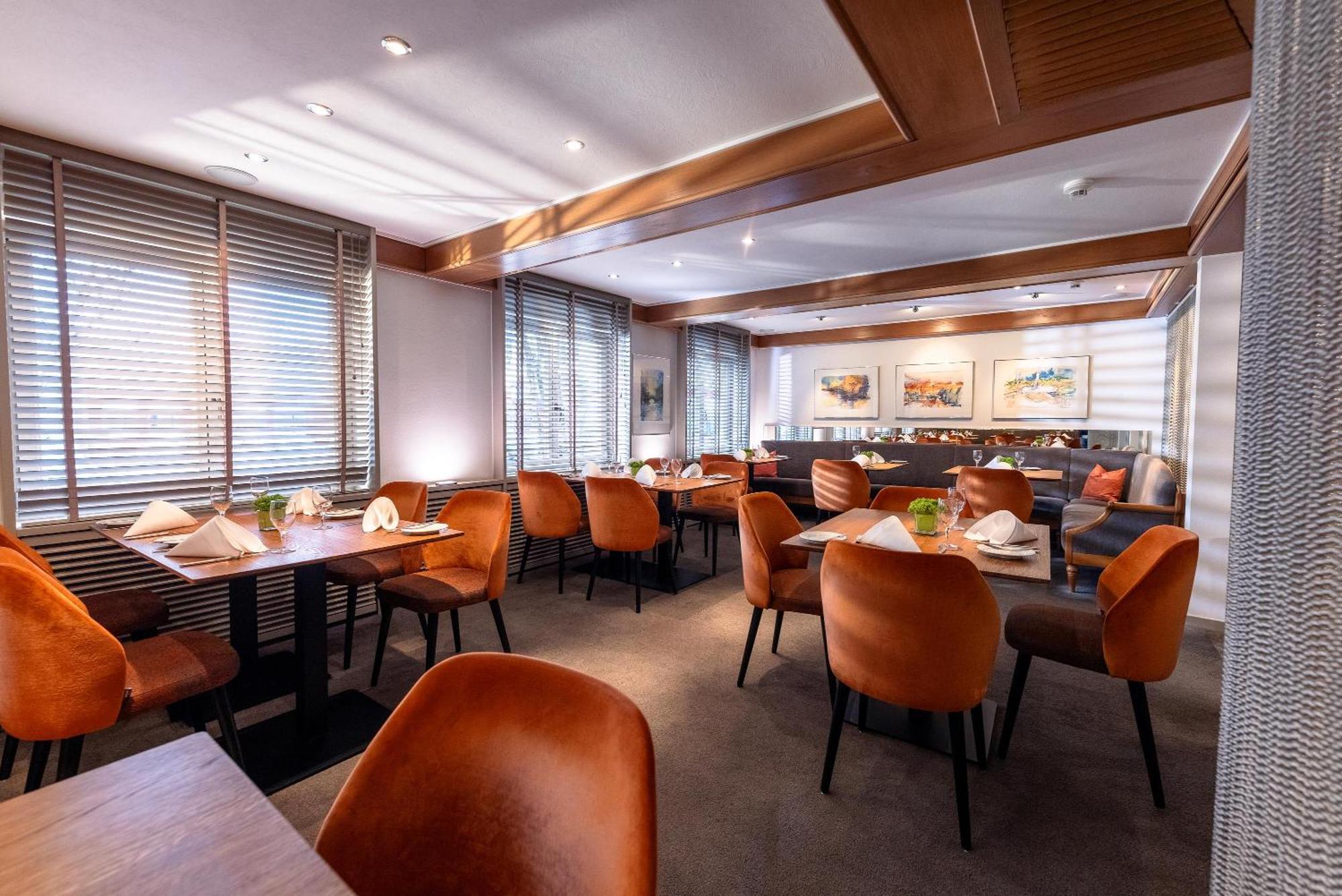 Hotel Adler Asperg Bagian luar foto