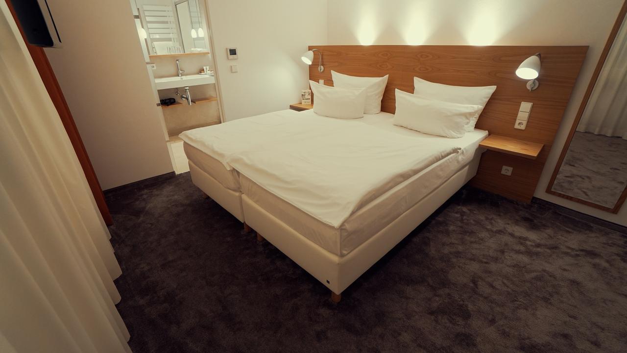 Hotel Adler Asperg Bagian luar foto